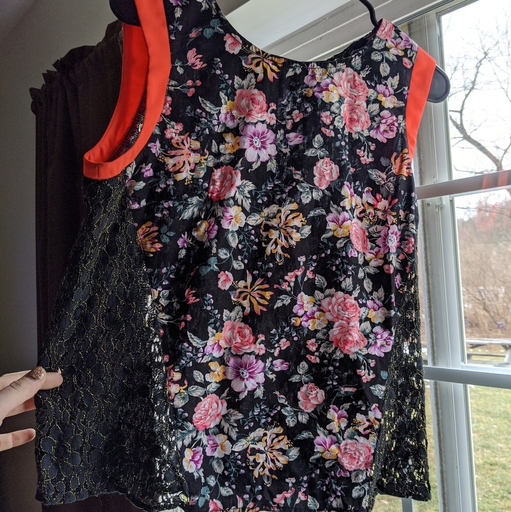 Floral sleeveless blouse